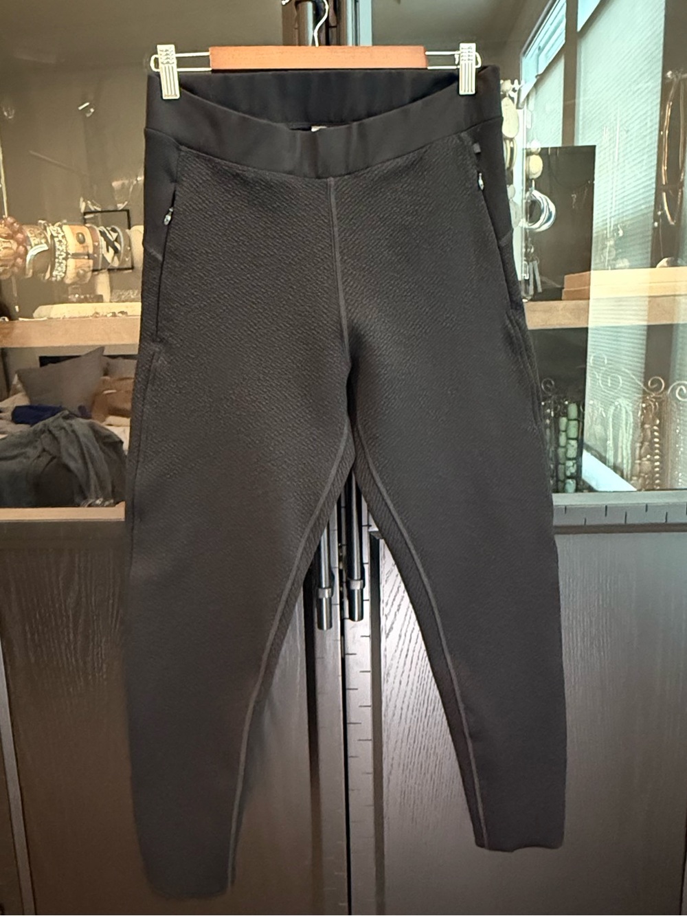 Lululemon black thick textured ski-style joggers, 8